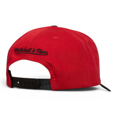 Chicago Bulls Red Two-Tone Slash Snapback Cap